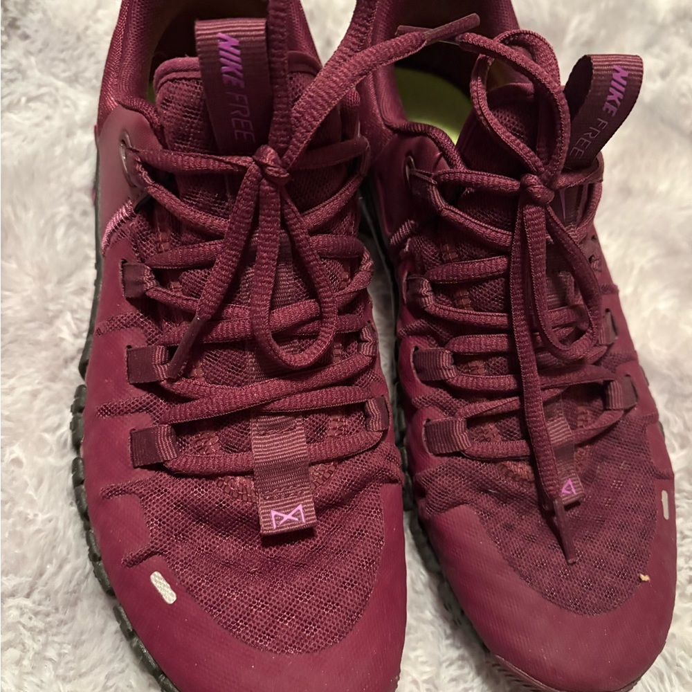 Nike Women's Maroon Athletic Shoes